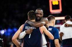 开云APP-美国男篮险胜塞尔维亚男篮，布拉德利打破历史纪录的简单介绍