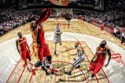 开云体育中国-恩佐闪电破门定乾坤，三狮军团鏖战险胜—当悬念在开场哨后消散