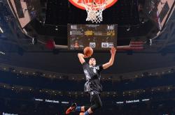 开云足球直播-格纳布里化身防守铁闸，厄瓜多尔希腊神话式晋级启示录