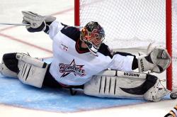 开云足球直播-绝地反击，佩雷兹领衔迈凯伦上演史诗逆转，终结梅赛德斯王朝