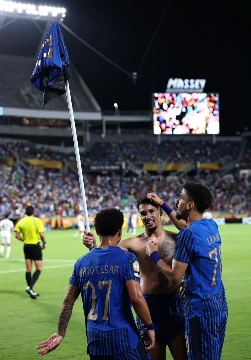 曼城横扫对手,成功晋级欧冠半决赛 曼城横扫对手,成功晋级欧冠半决赛