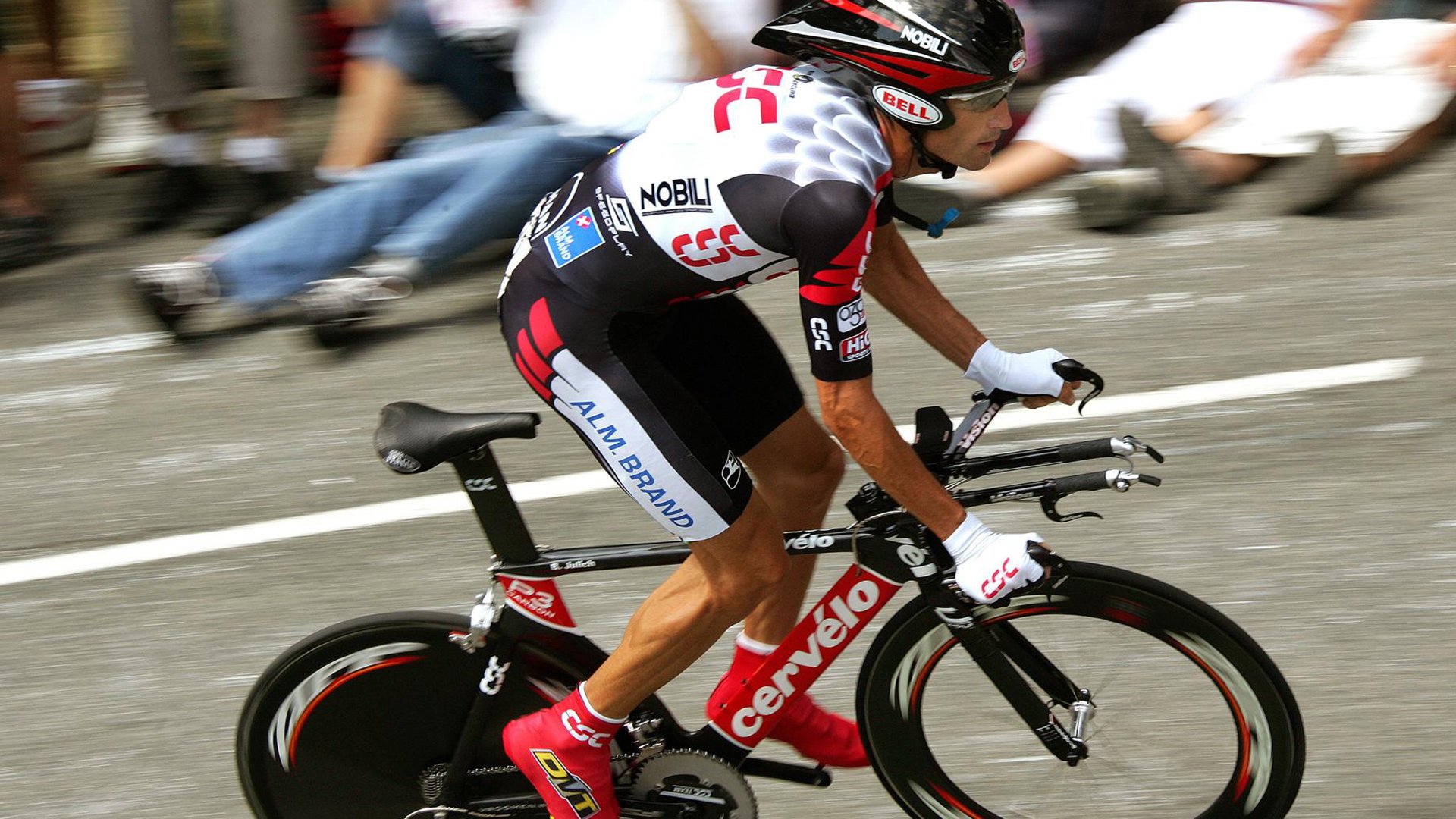 森林狼粉碎深圳队,锡安成为关键先生