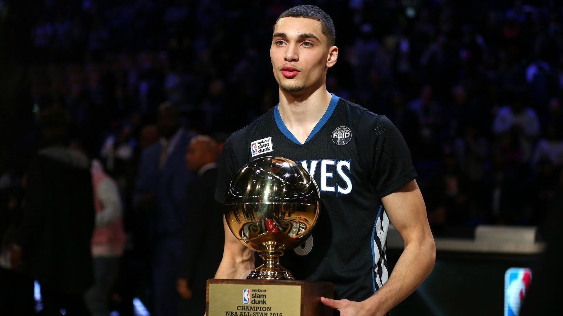 奇才强势晋级骑士,霍勒迪里程碑之夜铸就传奇