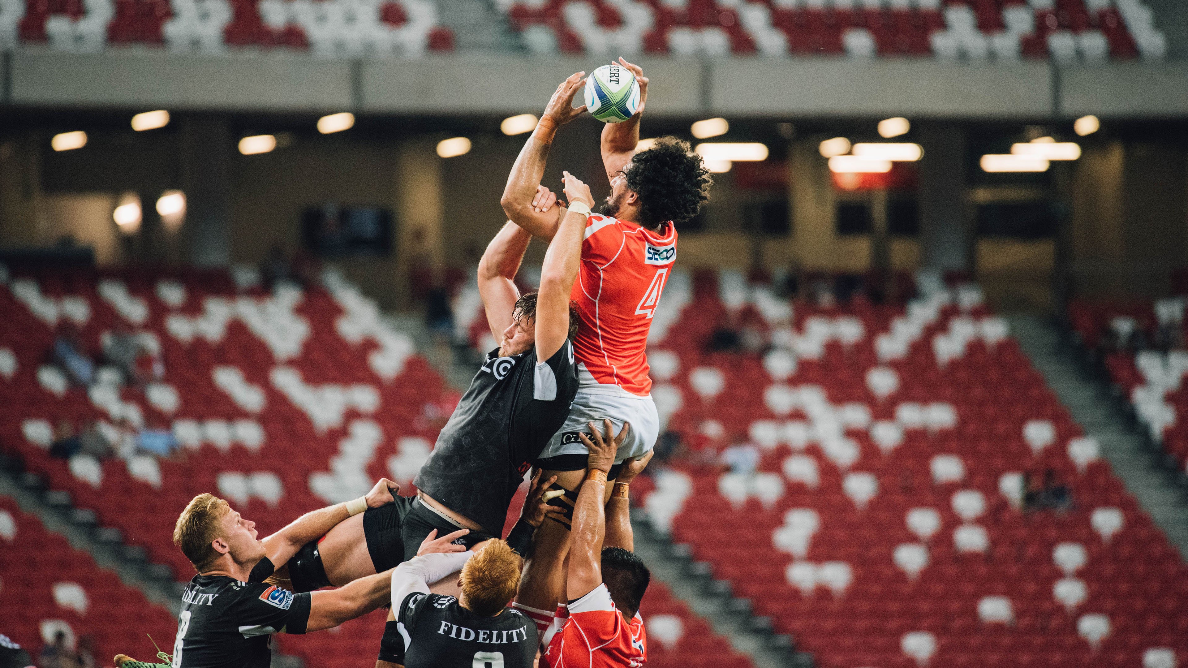 绿茵场上的意外与球台上的必然，当碾压遇见惊艳